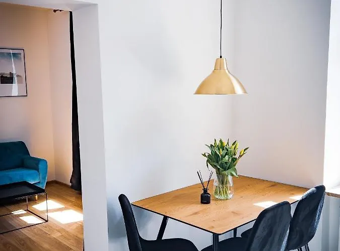 Nalu Black&White Apartment No 8