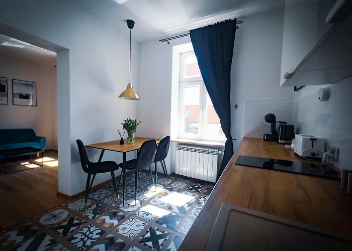 Nalu Black&White Apartment No 8