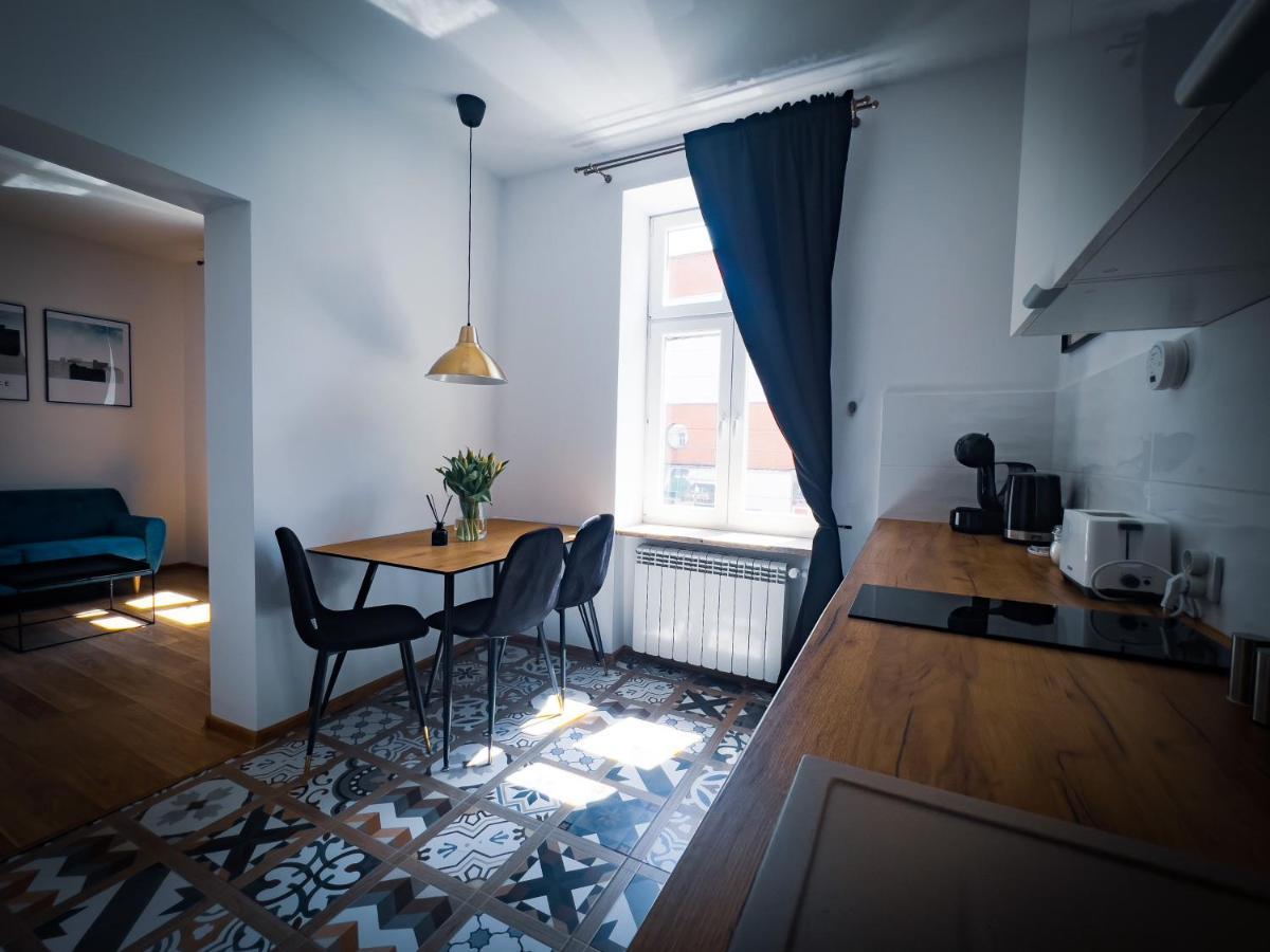 Apartment Nalu Black&white No 8